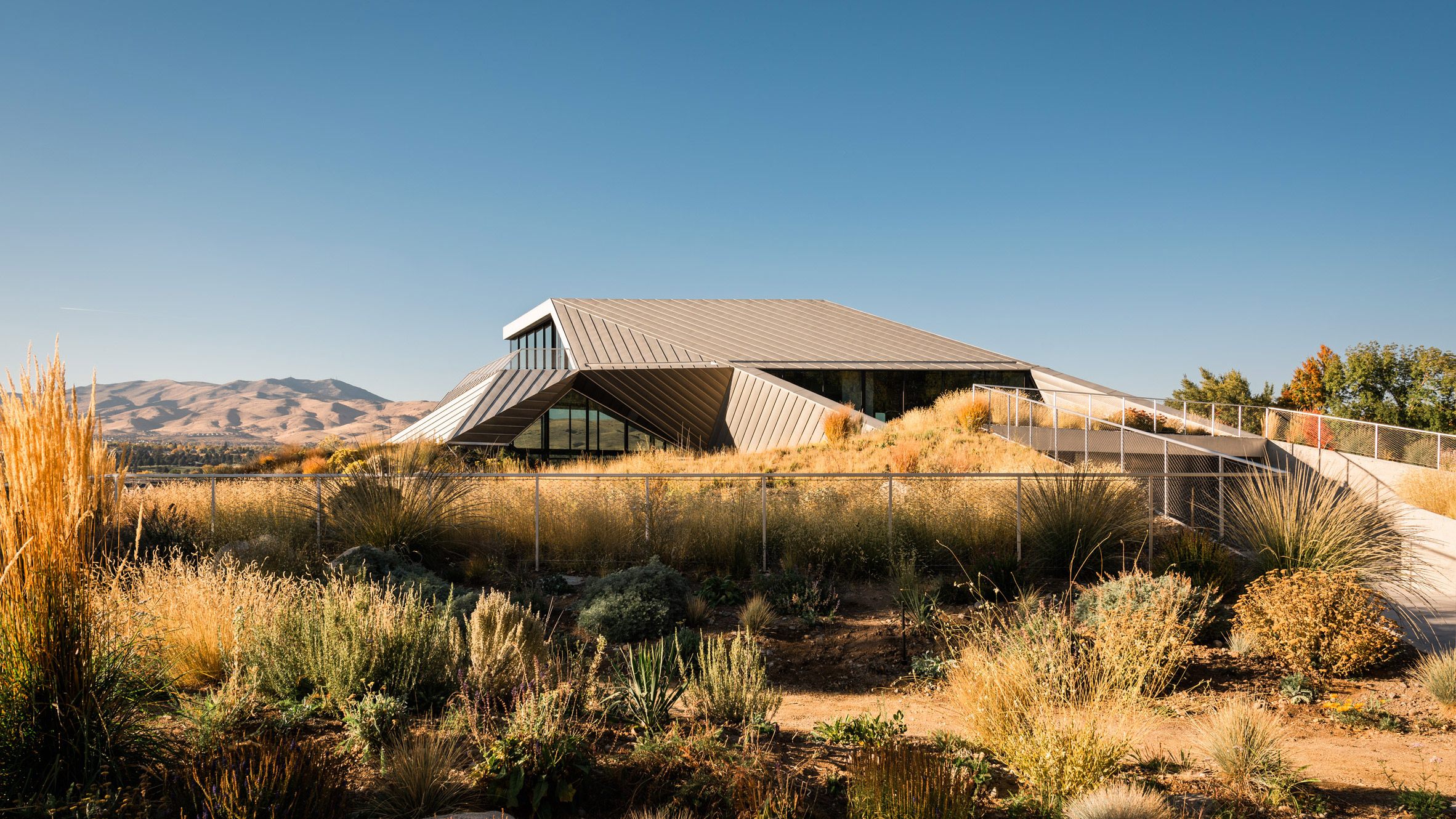Shapeshifter House by OPA emerges from Nevada site as a "desert mirage"