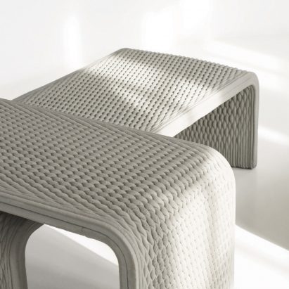 Colección de bancos tejidos en hormigón impreso en 3D