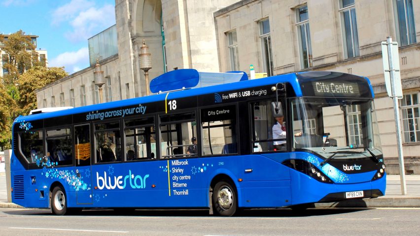 Air-filtering bus takes to the street in the UK