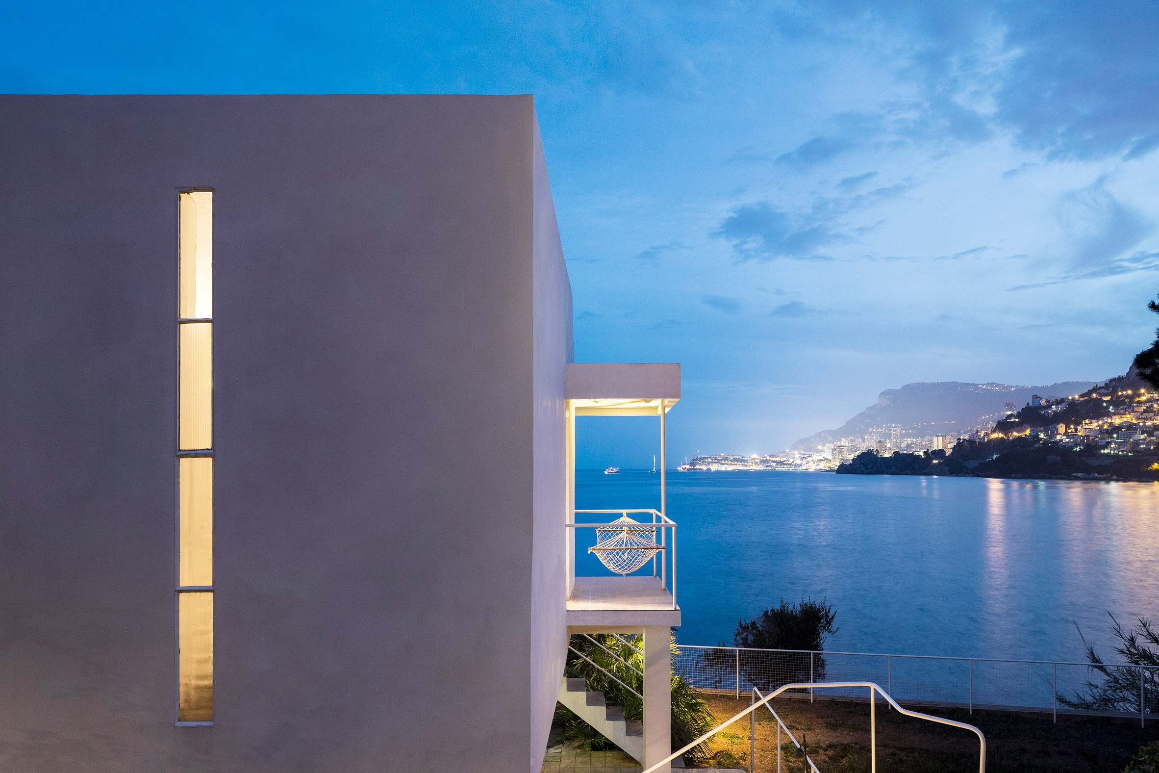 Eileen Gray's modernist E-1027 villa revealed in photos by Manuel Bougot