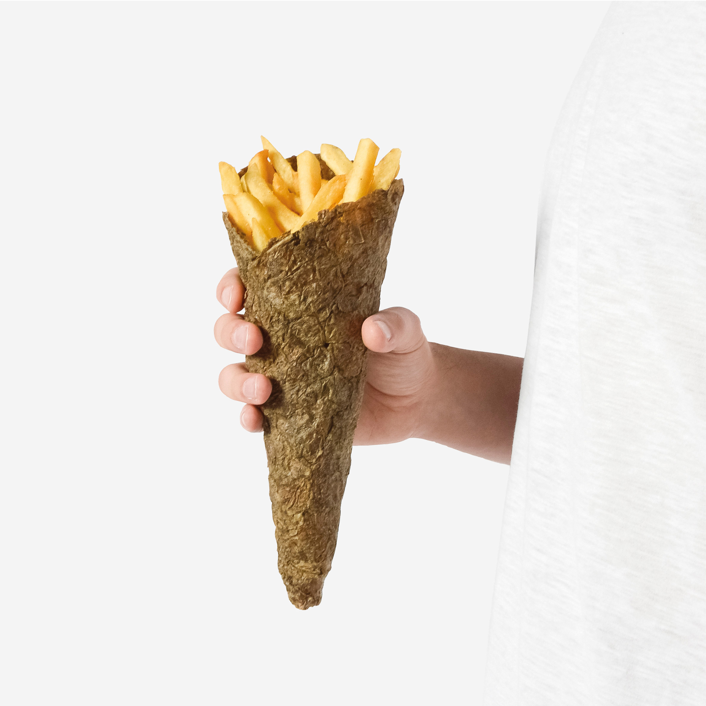 Peel Saver is an ecological packaging for fries made from potato skins