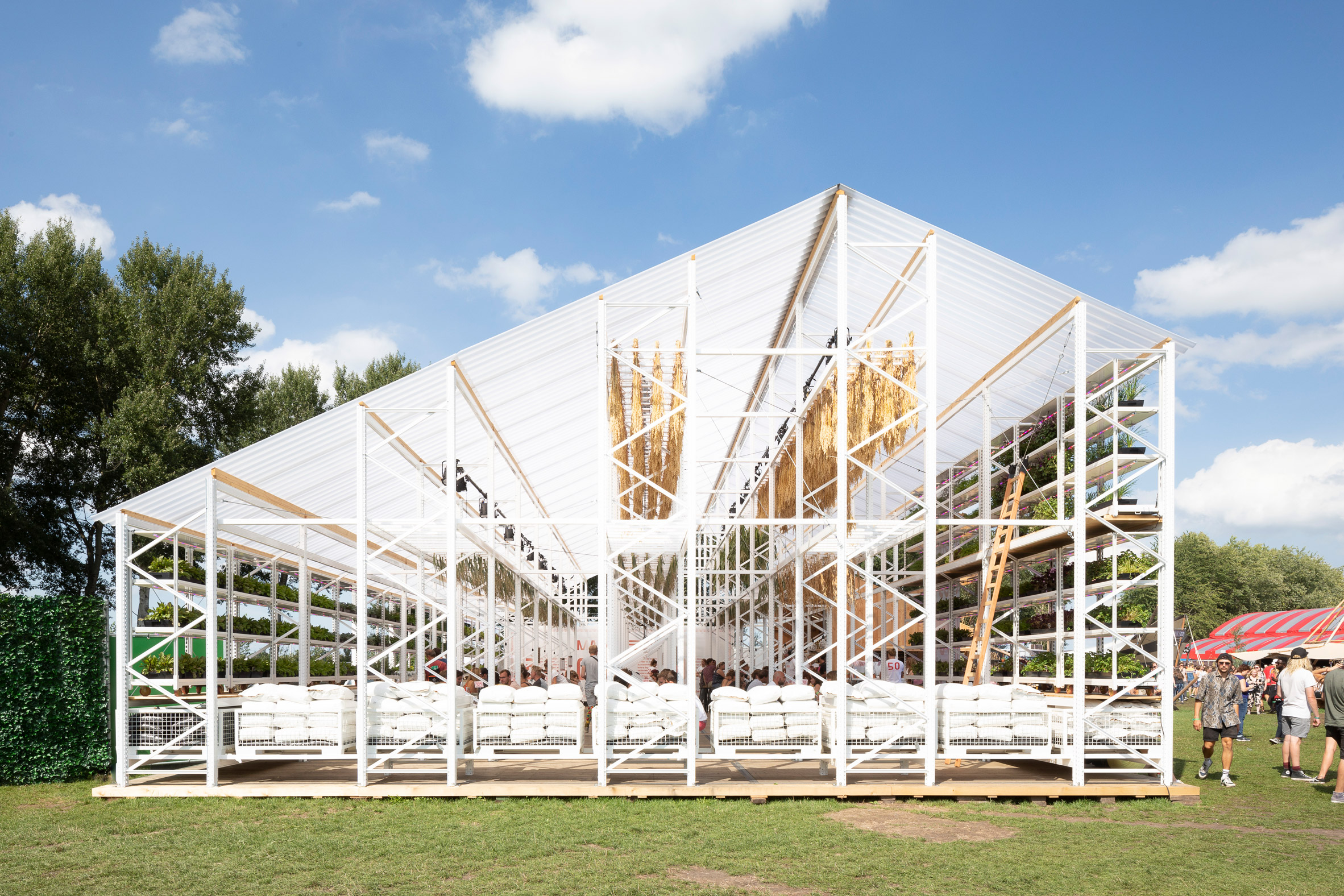 People's Pavilion by Overtreders W