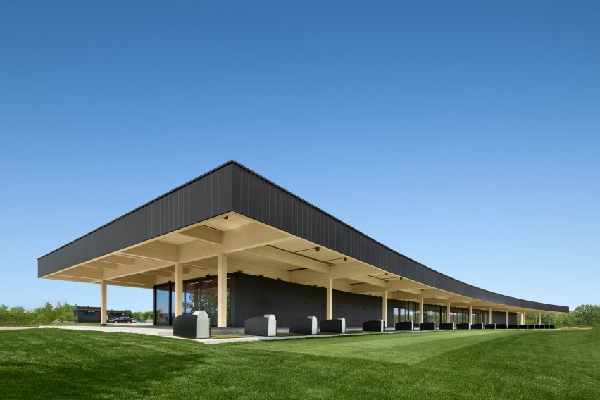 Golf Clubhouse by Architecture49