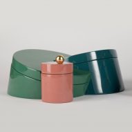 Lara Bohinc creates interlocking urushi lacquer boxes