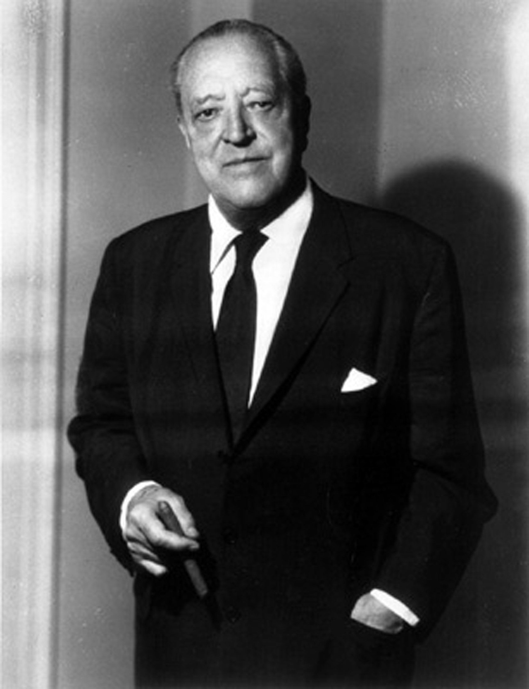 Mies Van Der Rohe The Modernist Architect Who Led The Bauhaus To Its End 6203