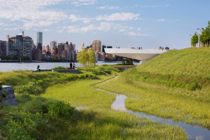 Hunter's Point South Waterfront Park by SWA/Balsley and Weiss Manfredi