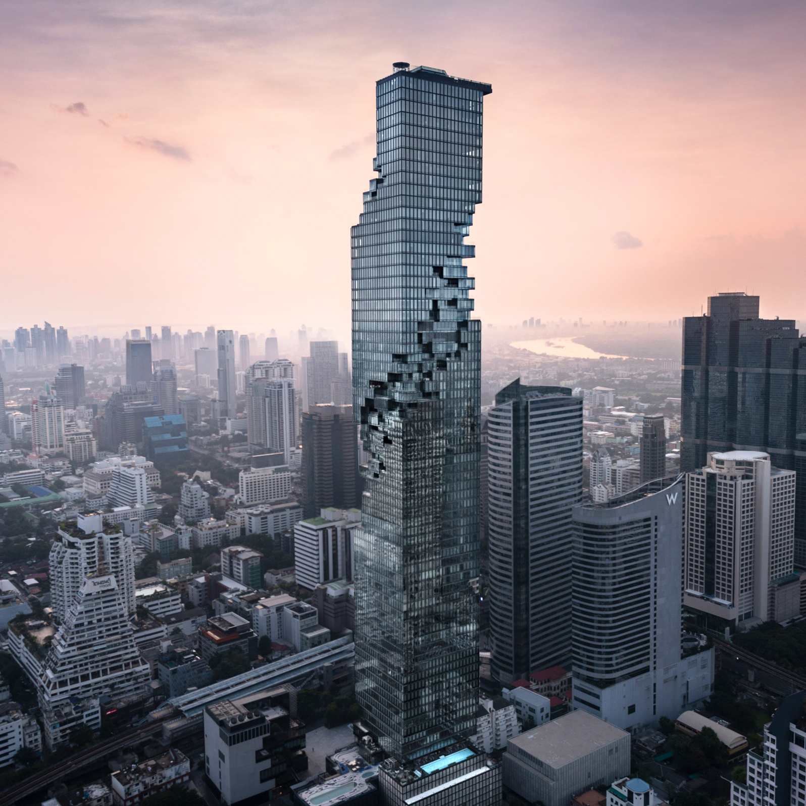 Der Mahanakhon Tower In Bangkok NHEWWL