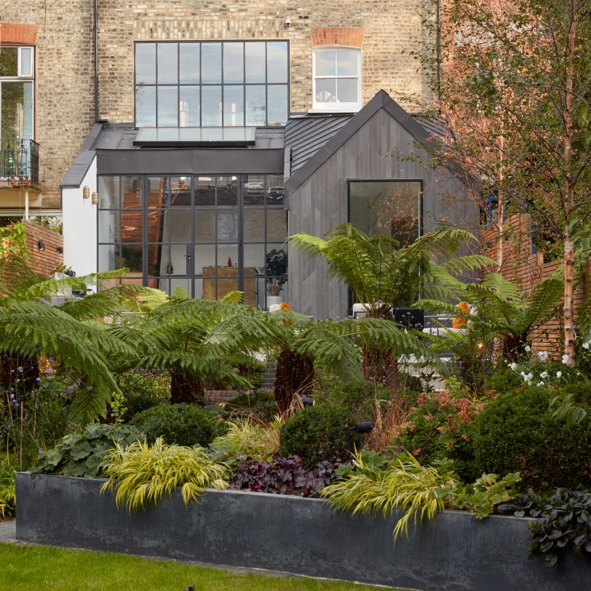 Merrett Houmøller Architects has renovated and extended a townhouse in north London