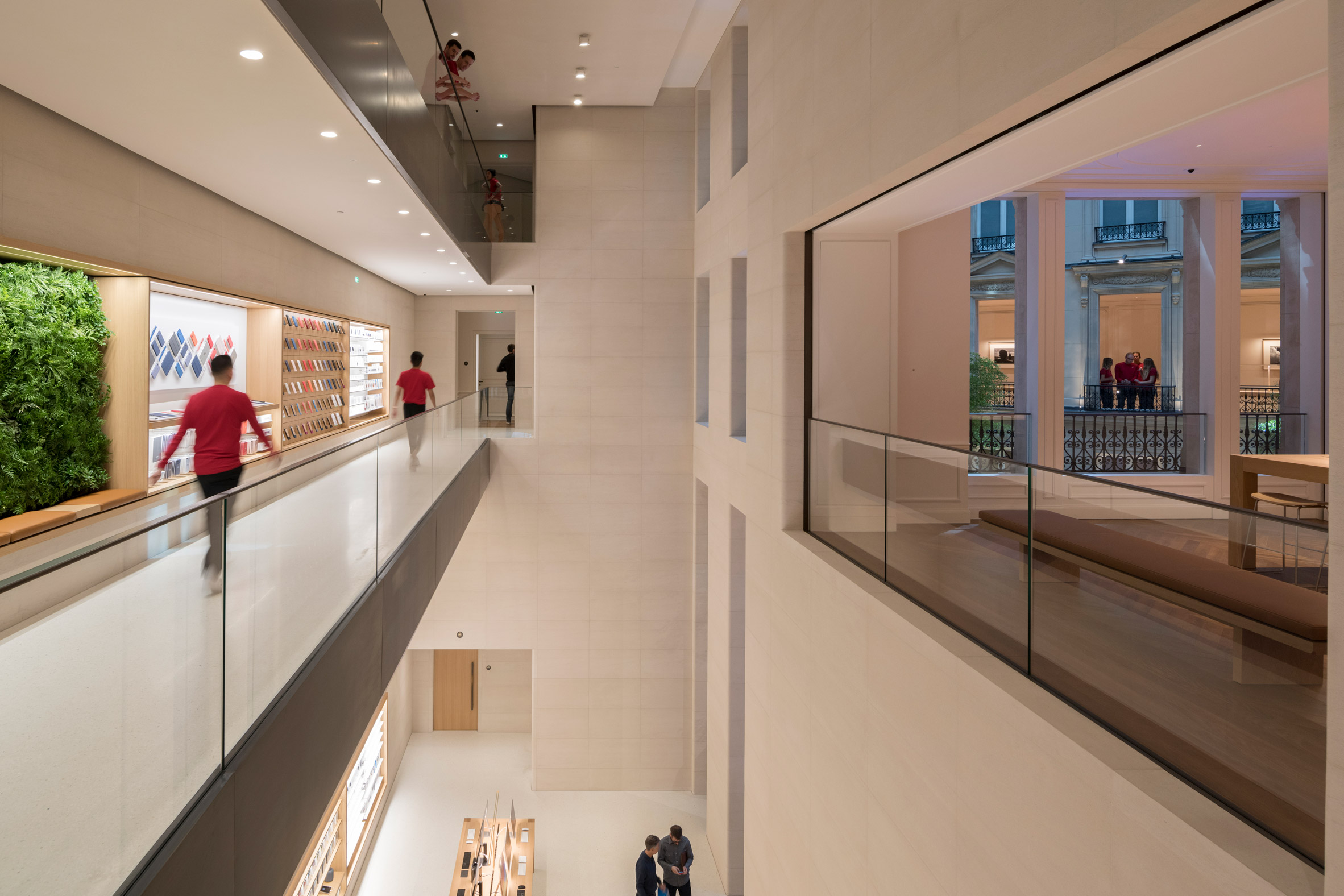 Foster + Partners' unveils Apple Store on Champs-Élysées in Paris