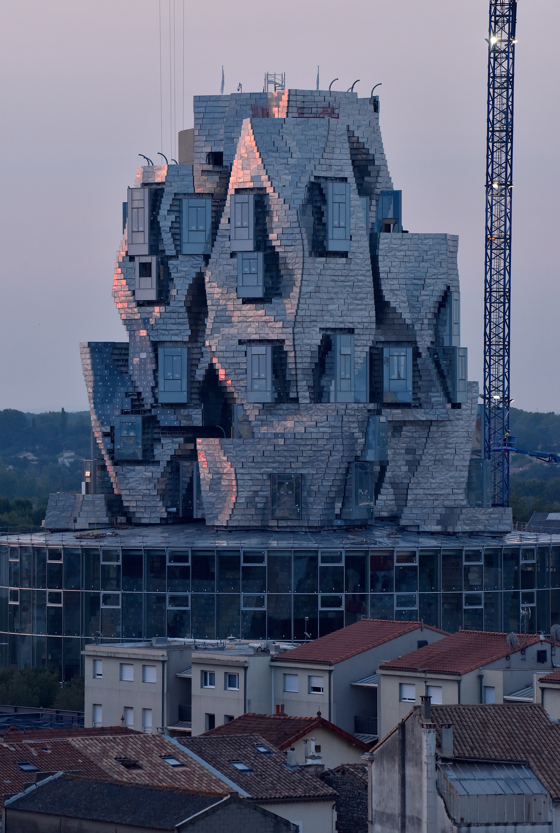Frank Gehry's Dynamic Reflective Tower Opens to the Public for the First  Time
