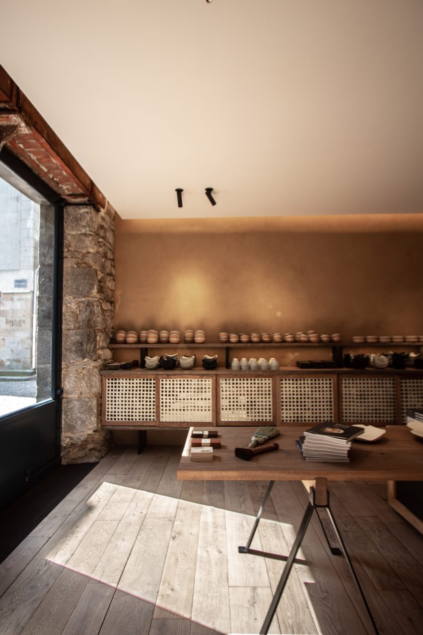 Otonali restaurant and B-Raku ceramics store by Guillaume Terver
