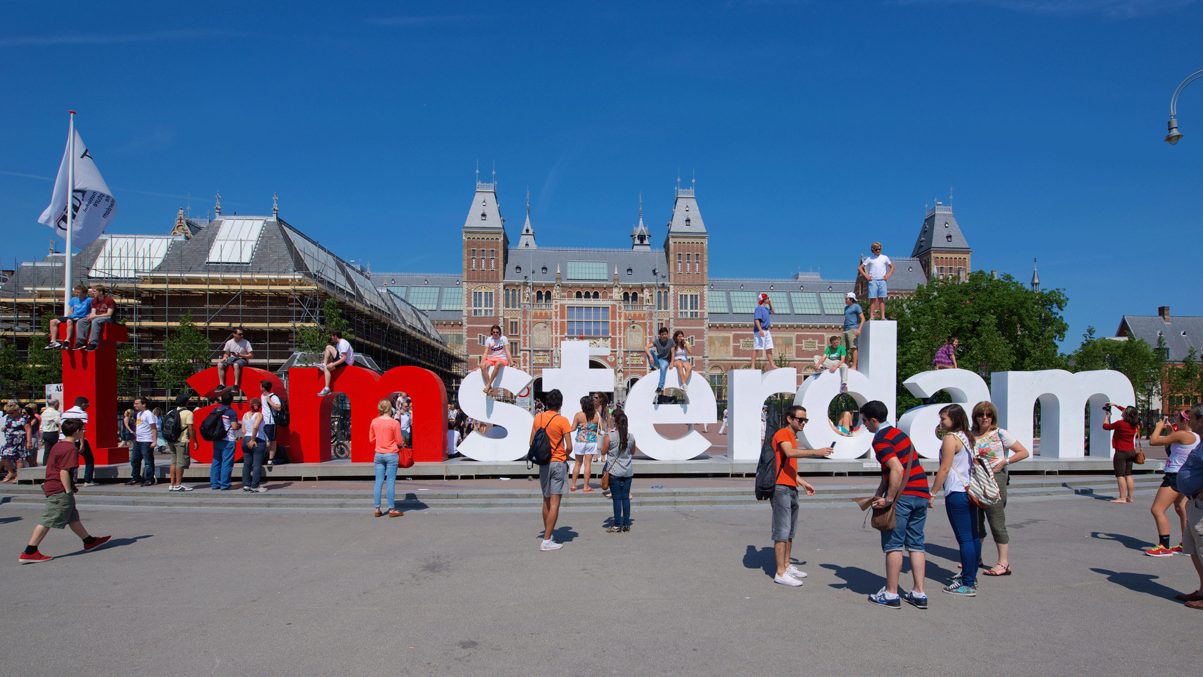 volwassen voorwoord Gymnast Council removes "I amsterdam" sign after it becomes selfie spot