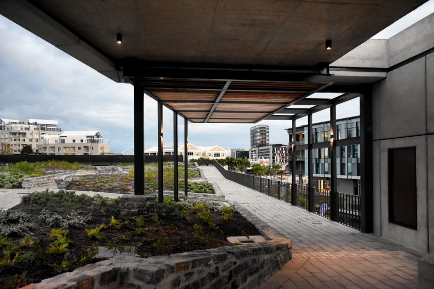Battery Park, Cape Town, by DHK