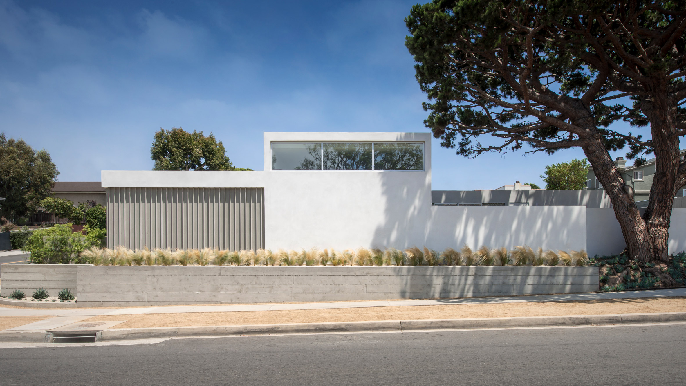 Edward Ogosta overhauls California bungalow with "clarity and restraint"
