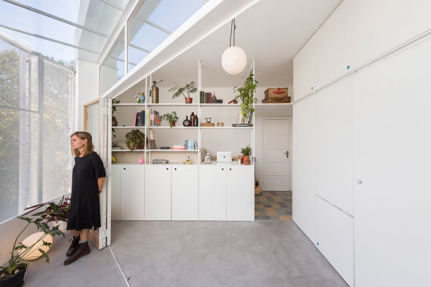 Tiny El Camarin apartment by IR Arquitectura