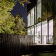 Glass Villa in the lake by Mecanoo in Lechlade, United Kingdom