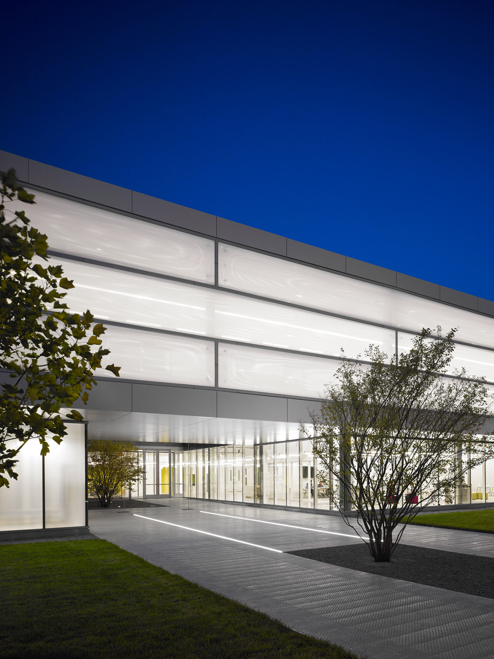 John Ronan Wraps Iit S Kaplan Institute In Etfe And Glass