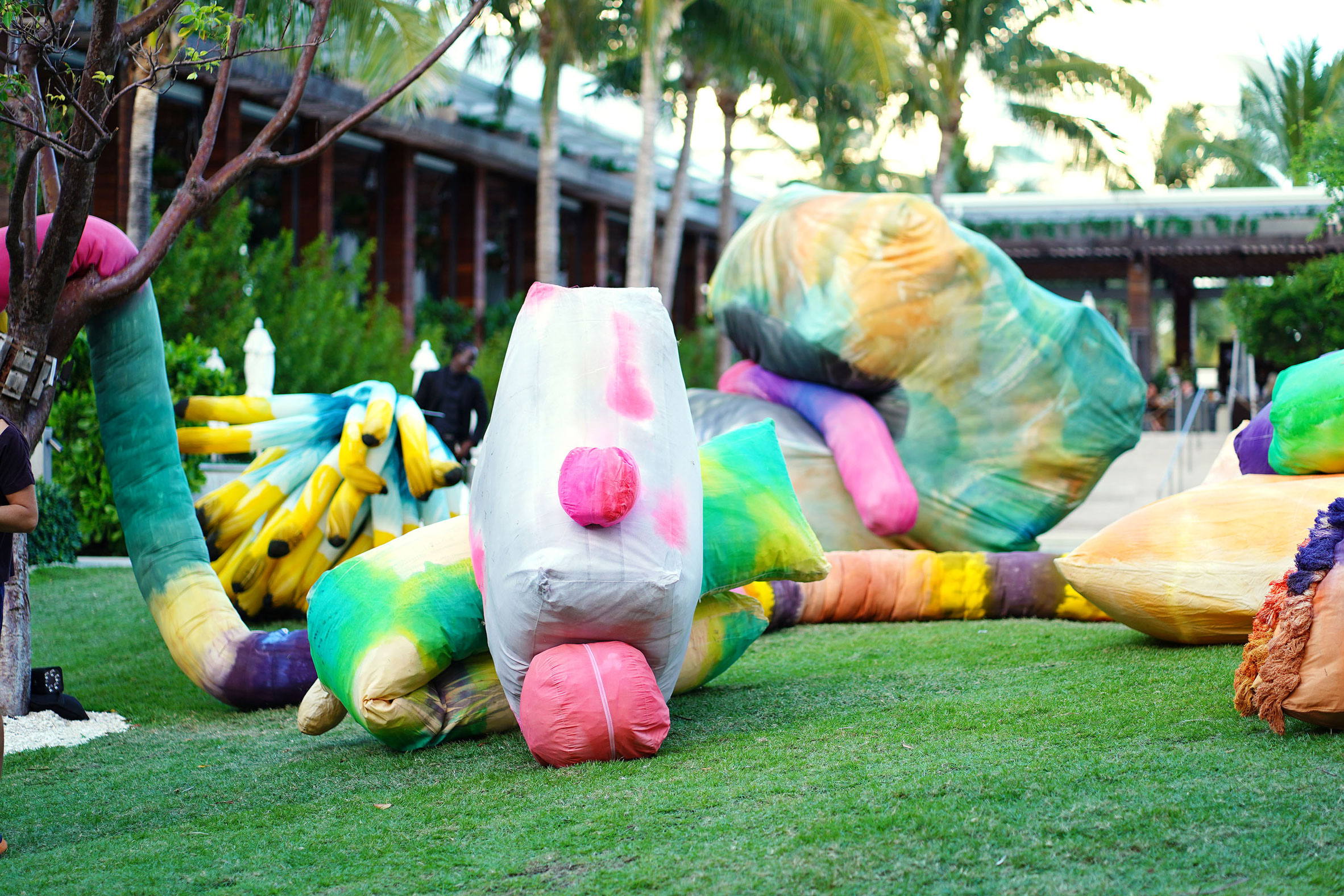 Misha Kahn inflatable sculptures at the Miami Beach Edition