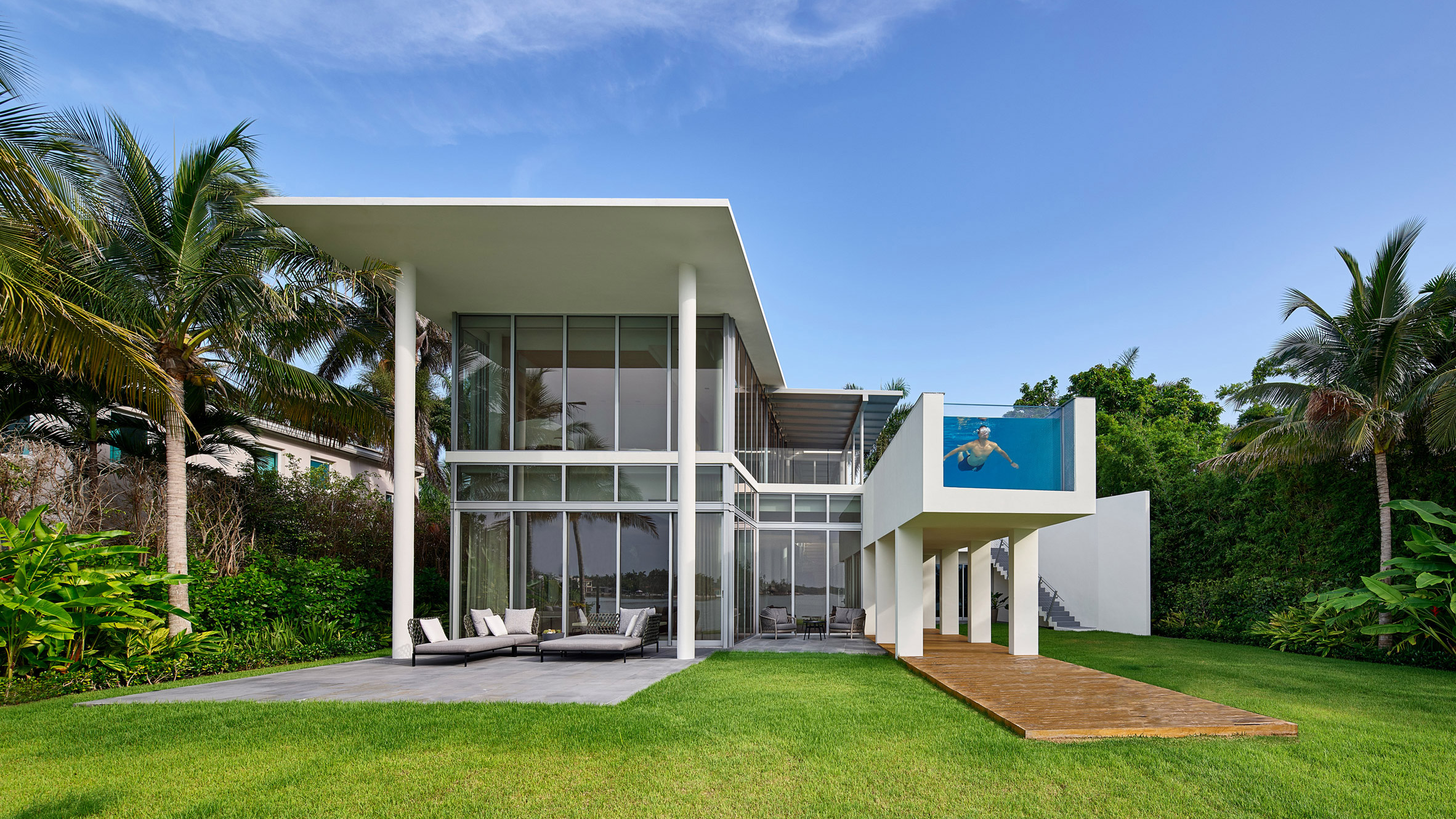 Bohlin Cywinski Jackson designs modernist white house in Miami Beach