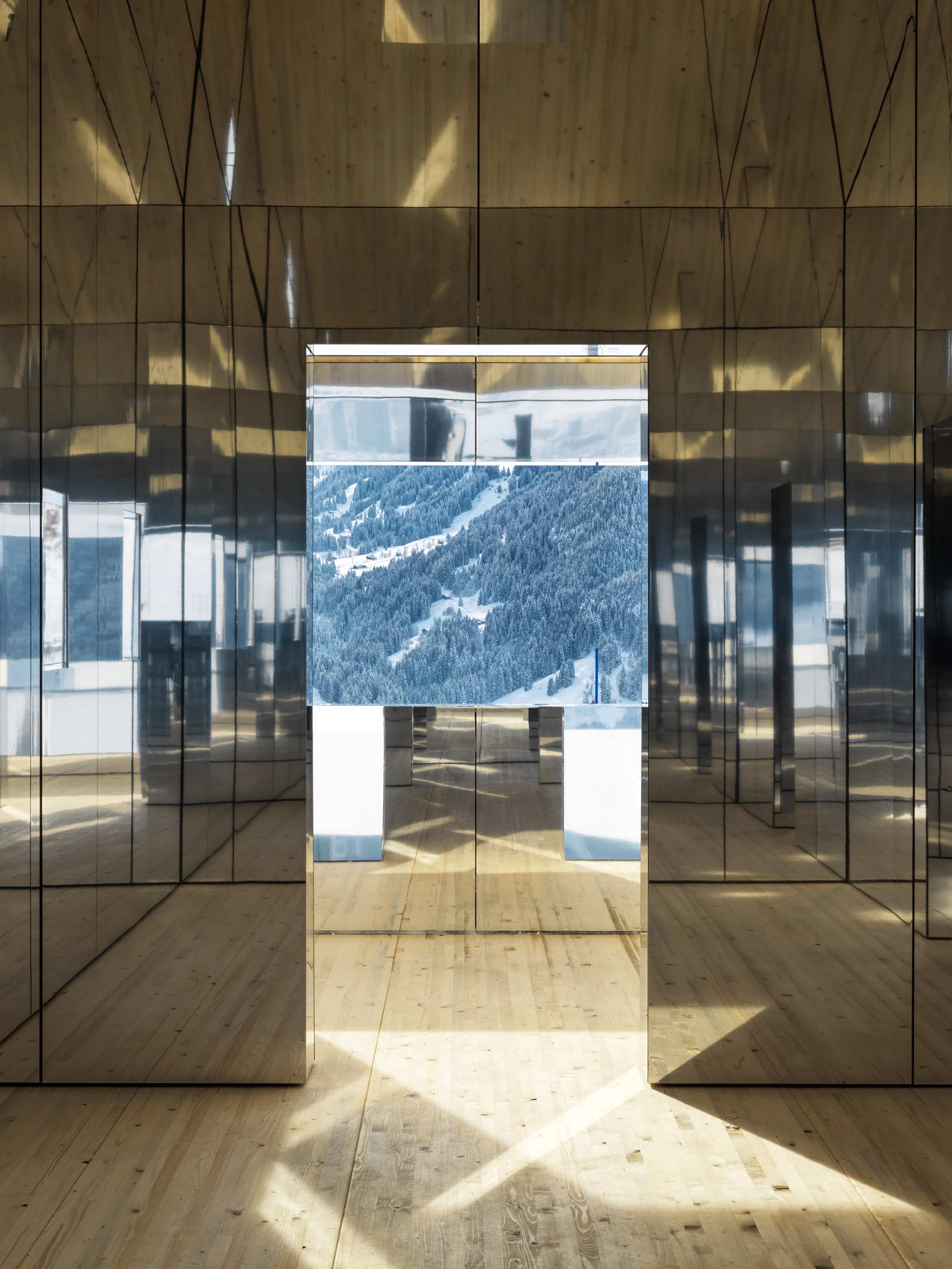 Doug Aitken Gstaad mirrored house installation