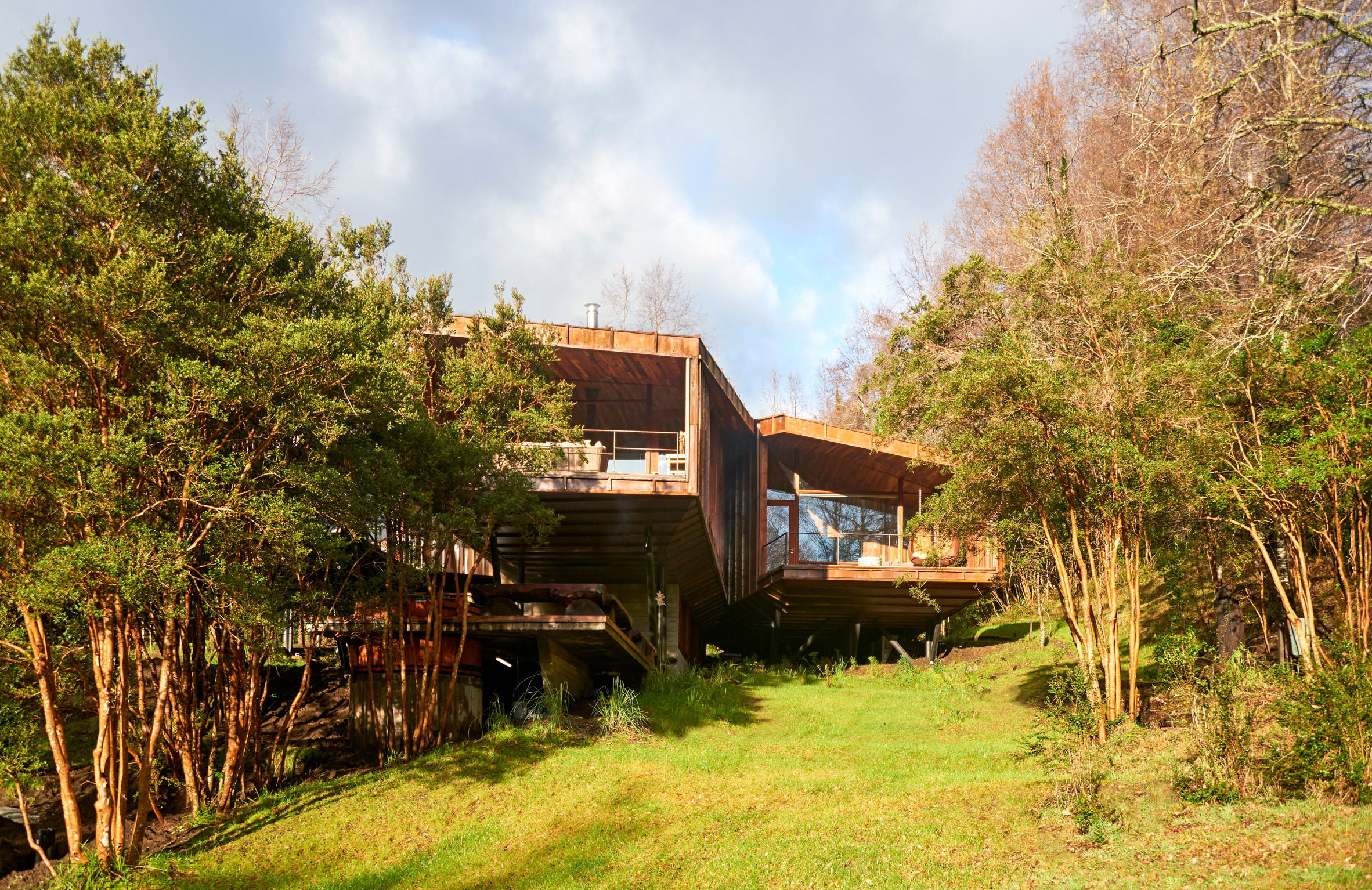 Casa Lluvia by Equipo Cazú Zegers