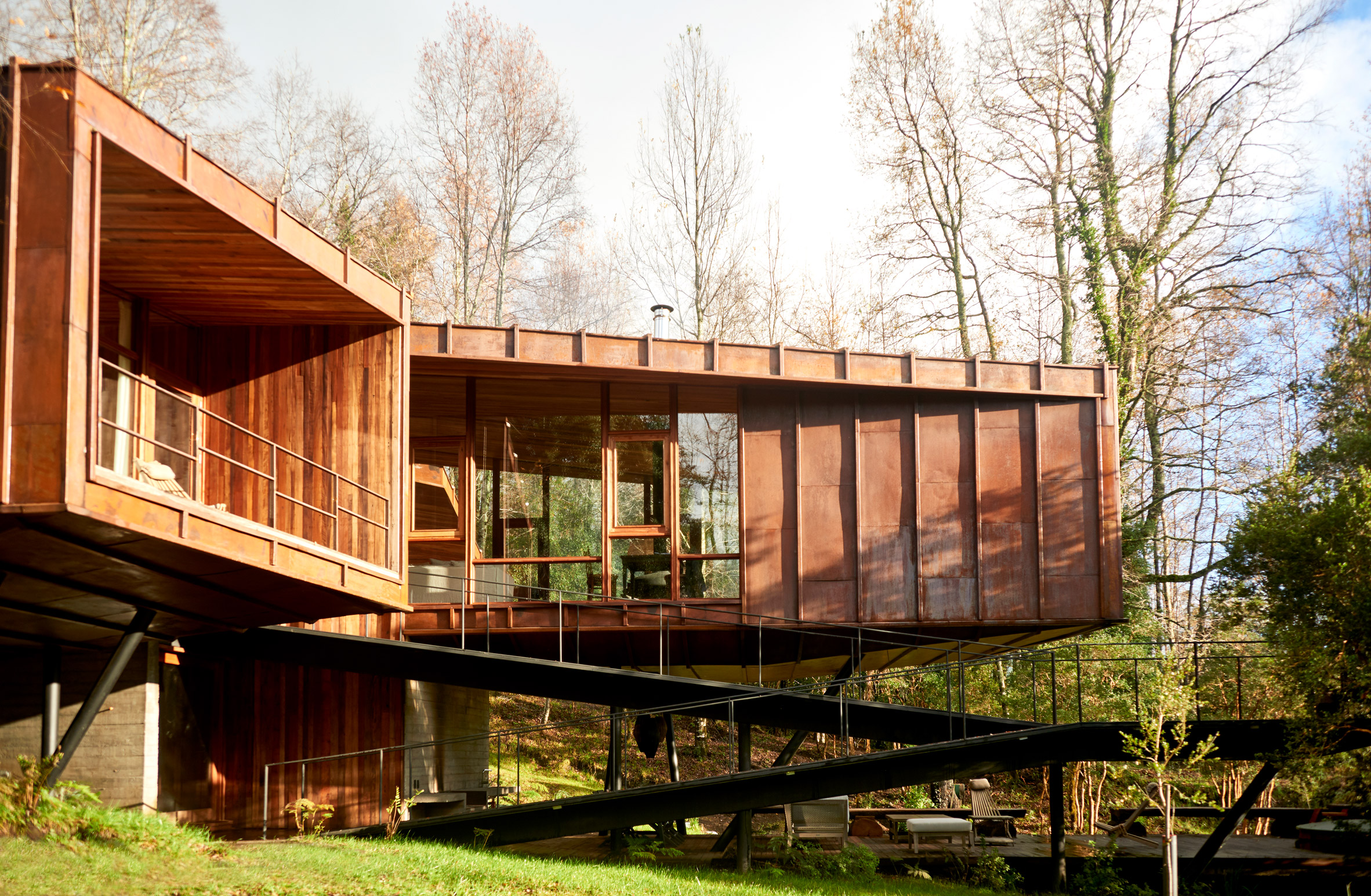 Casa Lluvia by Equipo Cazú Zegers