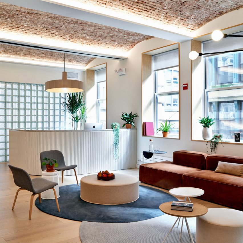 Float Studio designs rentable offices for Meet in Place in New York