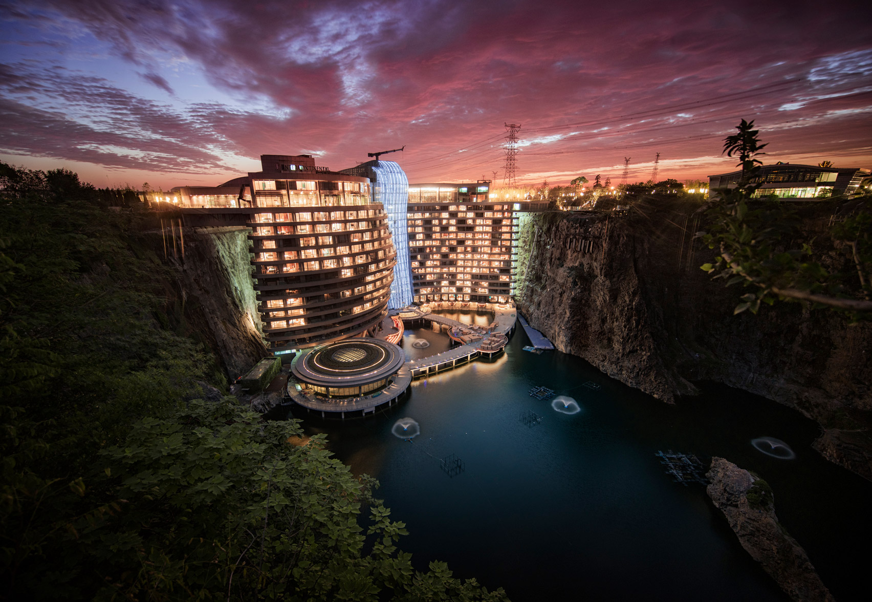 Quarry hotel: Shimao Wonderland Intercontinental Hotel in China by Jade+QA