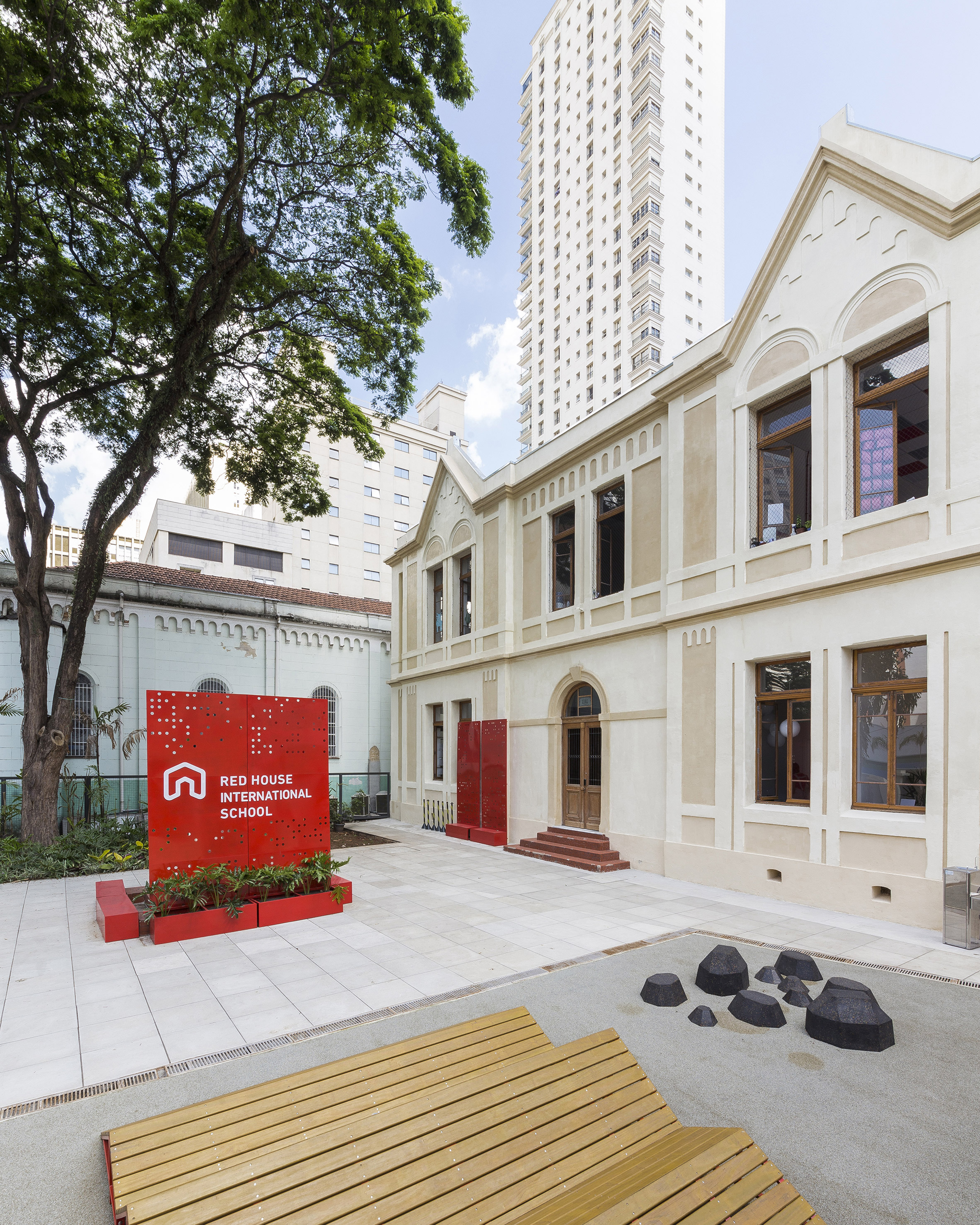 Red House International School by Studio dLux