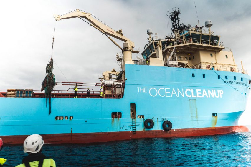 The Ocean Cleanup System 001 in the Pacific Ocean