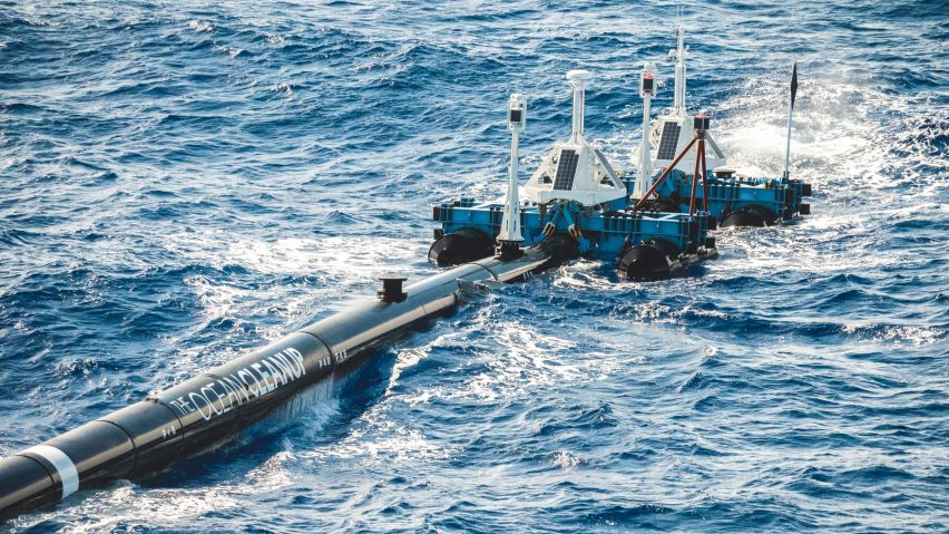 The Ocean Cleanup System 001 in the Pacific Ocean