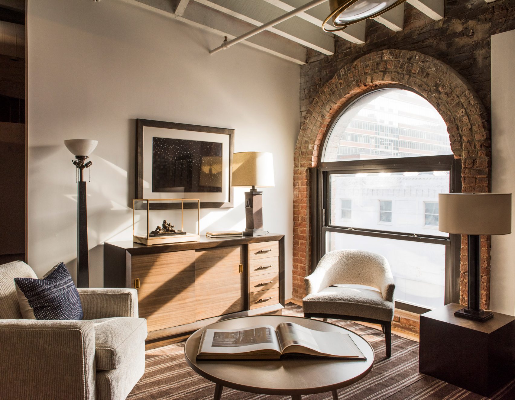 Digital platform 1st Dibs opens first showroom in New York warehouse