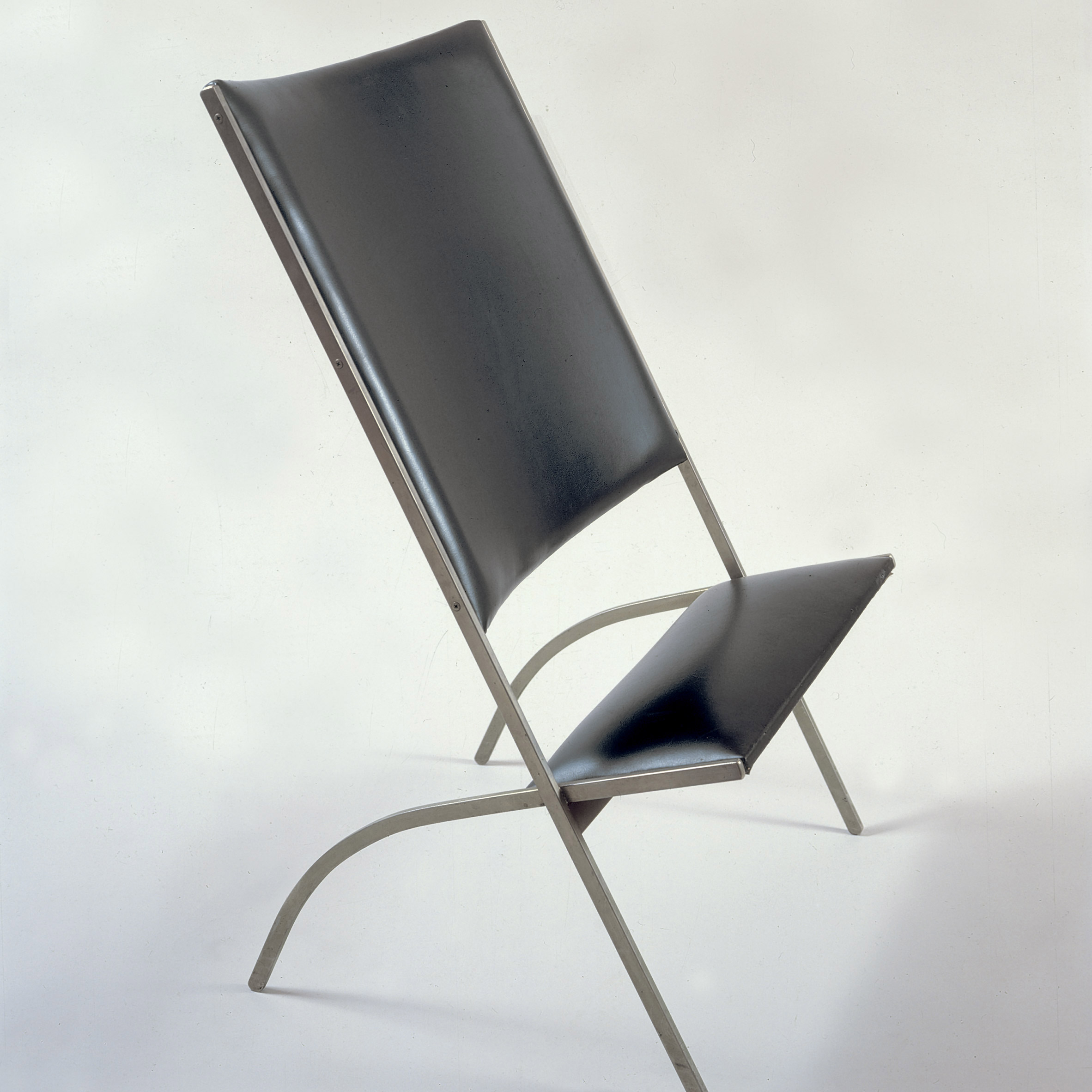 Gio Ponti furniture: Sedia di poco sedile