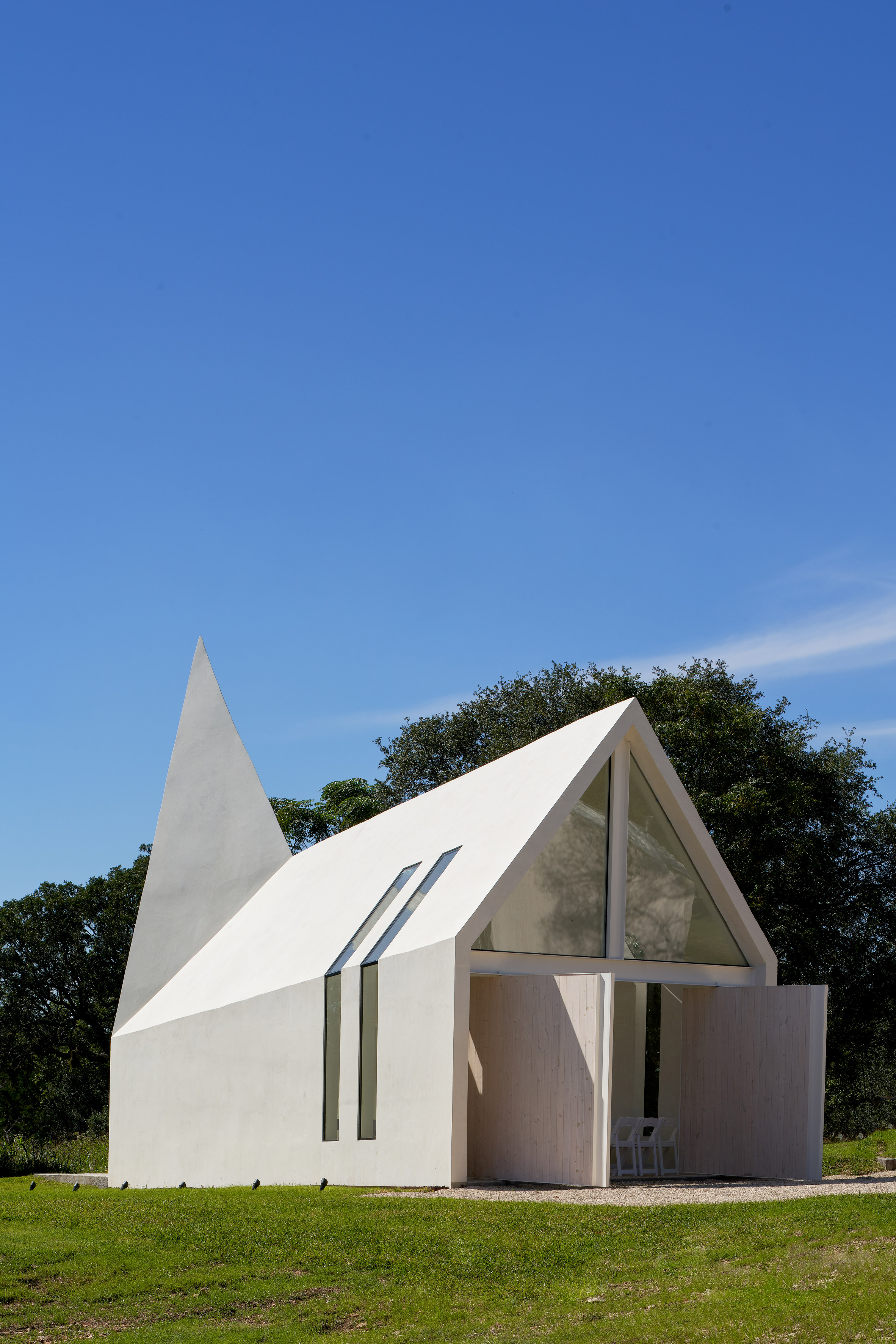 Lincoln Chapel by Studio 512