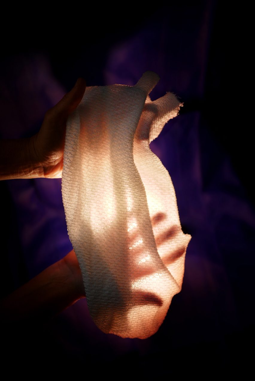 Temperature regulating fabric by researchers at University of Maryland