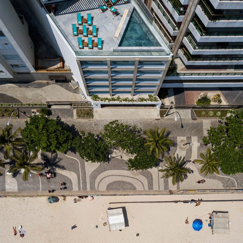 Aerial view of Hotel Arpoador in Rio de Janeiro by Bernardes Architecture