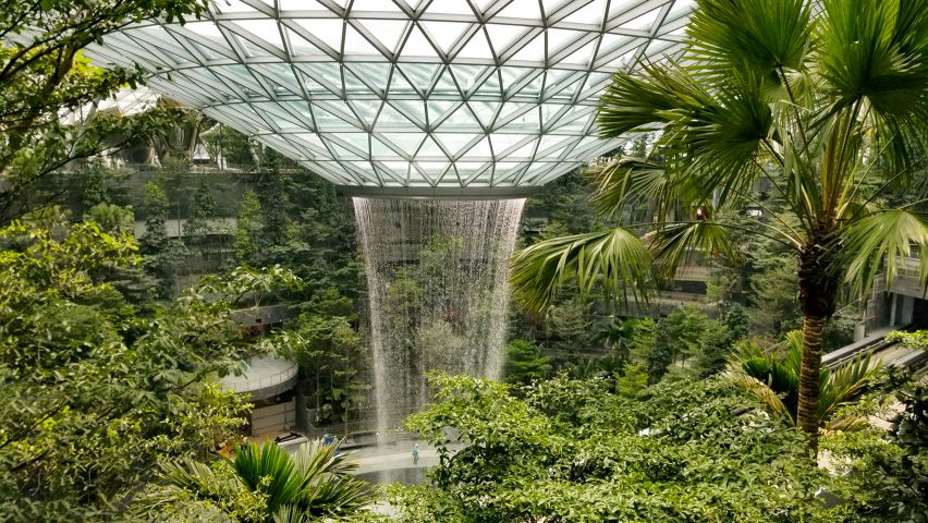 World’s tallest indoor waterfall in Moshe Safdie's Changi airport