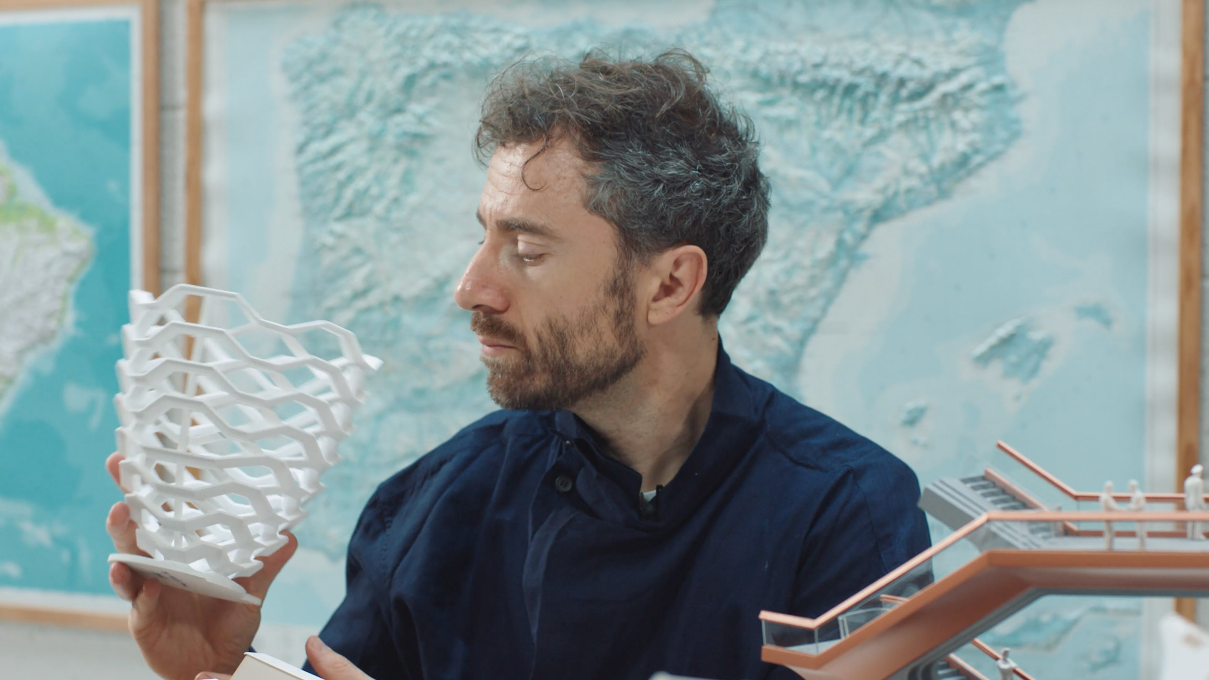 Thomas Heatherwick designed the Vessel to 