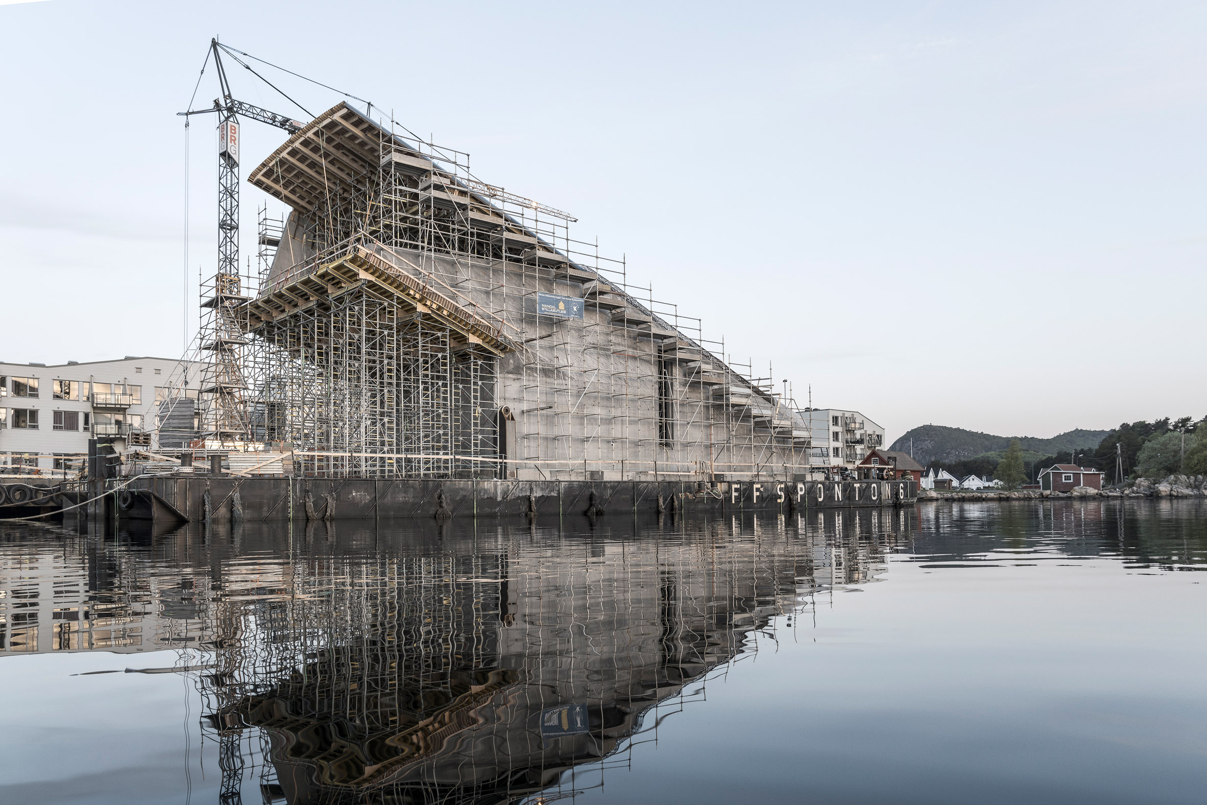 Construction photo of underwater restaurant Under by Snøhetta in Båly, Norway
