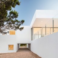 Villa Catwalk by Nomo Studio in Menorca
