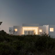 Villa Catwalk by Nomo Studio in Menorca
