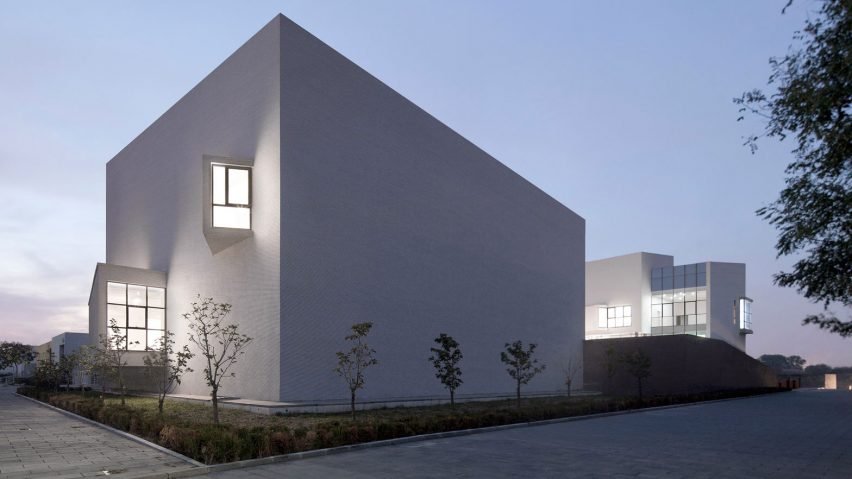 Spring Art Museum was designed by Di Shaohua. Photograph is by Xia Zhi