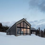Atelier Boom-Town completes Quebec getaway "like a piece of driftwood"