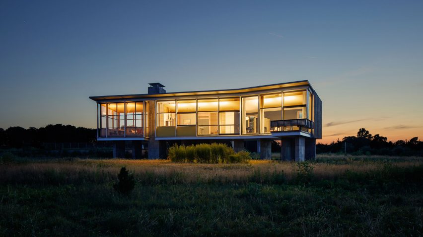 Long Island wetland residence by Ryall Sheridan Architects