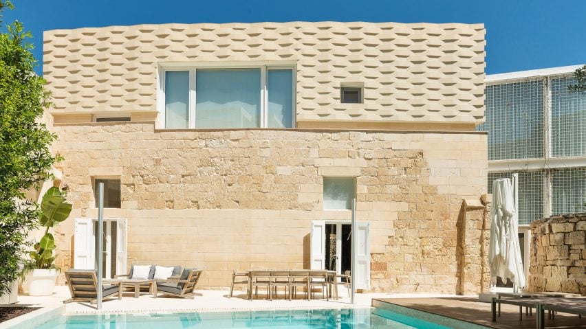 The Coach House by AP Valletta