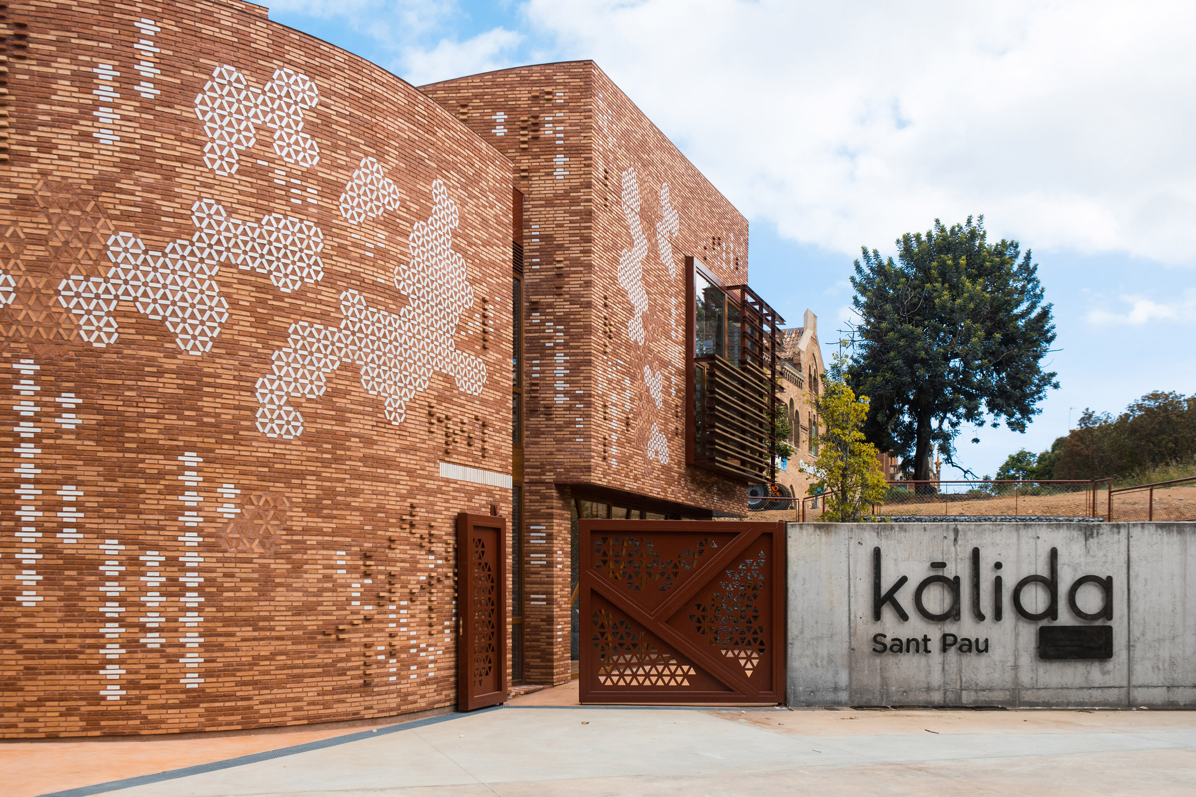 Kálida Sant Pau Centre by EMBT and Patricia Urqiuola in Barcelona, Spain
