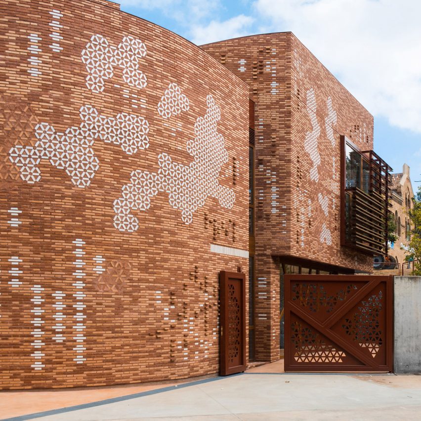 EMBT and Patricia Urquiola complete Maggie's Barcelona at Sant Pau Hospital