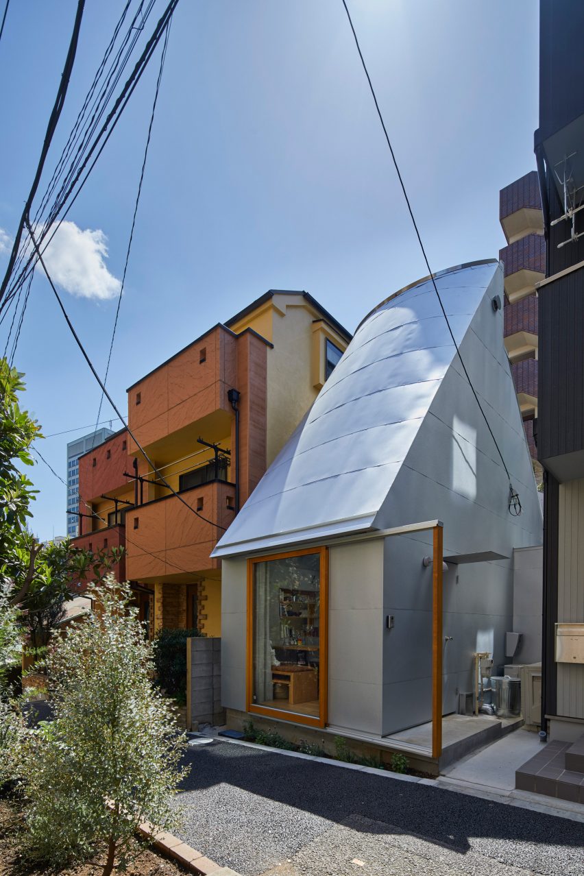 Takeshi Hosaka Designs Tiny House In Tokyo With Funnel Like Roofs