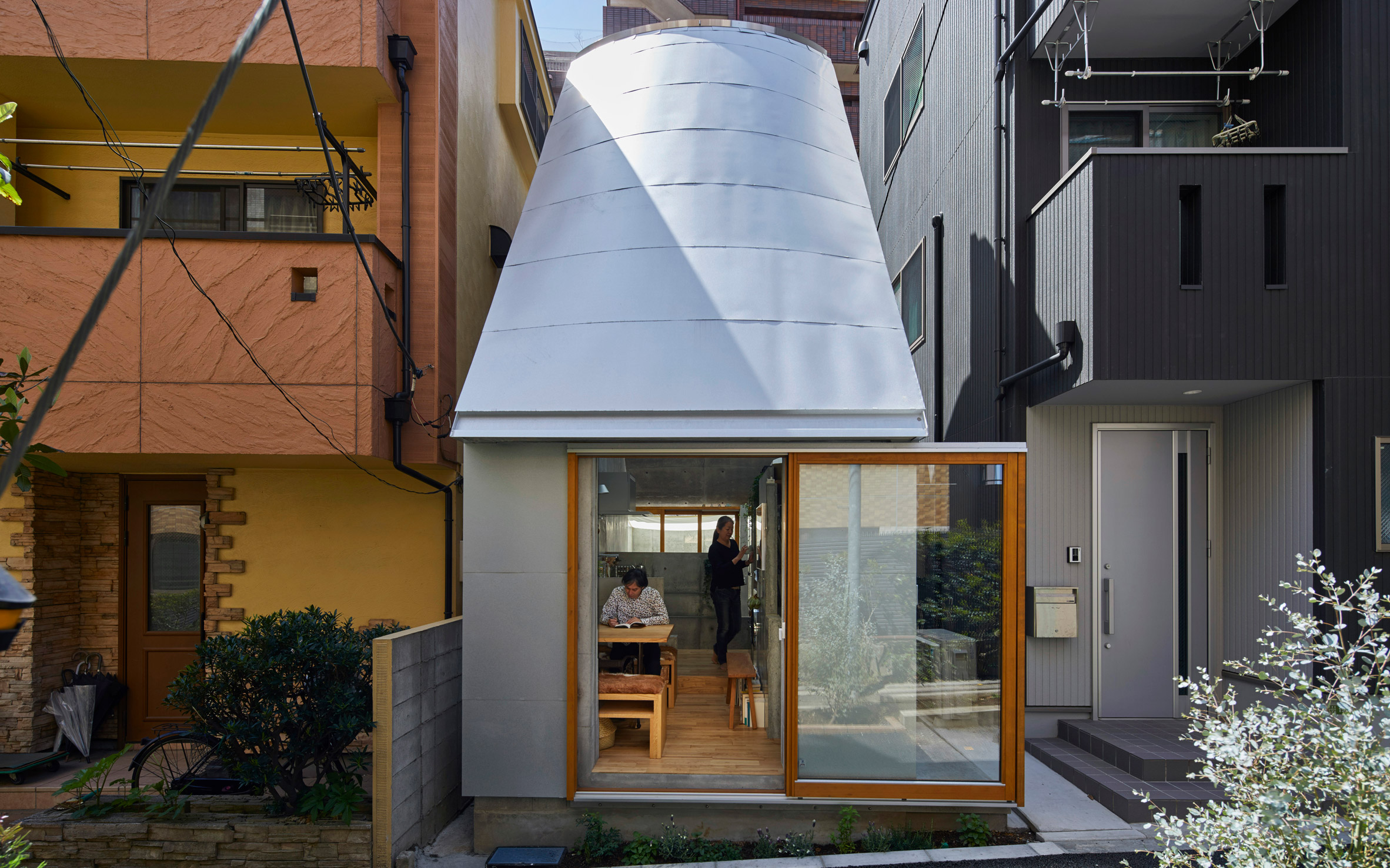 Takeshi Hosaka designs tiny house in