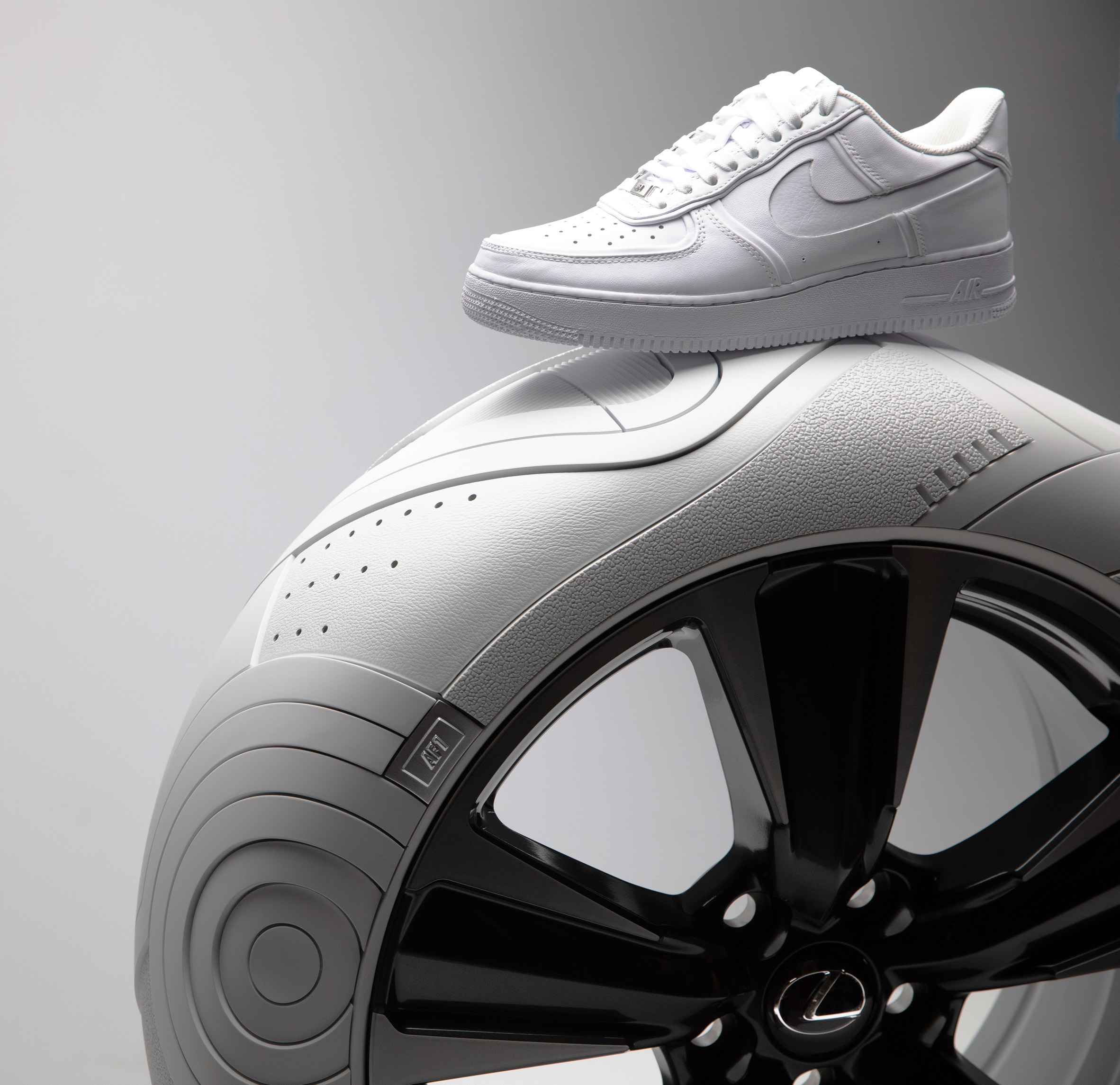 Cualquier minusválido Automatización Tej Chauhan designs car tyre based on Nike's Air Force 1 sneaker
